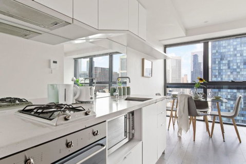 A Comfy & Stylish Apt Near Melbourne Central & QV - Accommodation Sunshine Coast 2