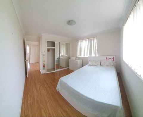 A Cosy Private Bedroom For You (2) - Accommodation Sunshine Coast 0