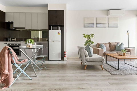 A Cozy & Modern Apt Near To Flemington Races - Accommodation Sunshine Coast 3