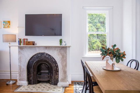 A Designer Apartment With Classic Heritage Details - Accommodation Sunshine Coast 2