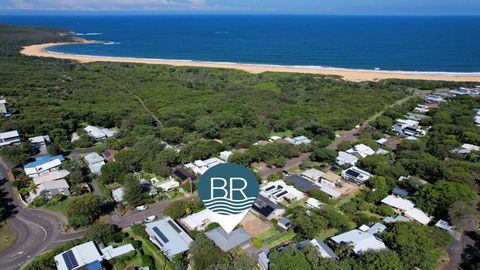 A Grand Beach Retreat - Accommodation Sunshine Coast 1