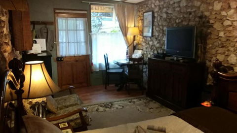 A La Folly Too The Old Workshop - Accommodation Sunshine Coast 0