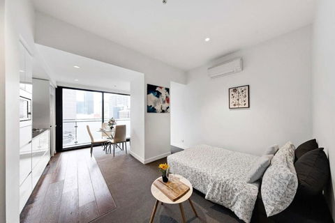 A Stylish Apt For 4 Near Queen Victoria Market - Accommodation Sunshine Coast 2
