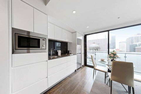 A Stylish Apt For 4 Near Queen Victoria Market - Accommodation Sunshine Coast 3