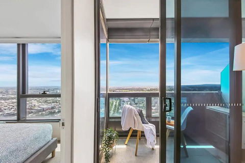 A Stylish & Modern 2BR Apartment Fantastic Views - Accommodation Sunshine Coast 3