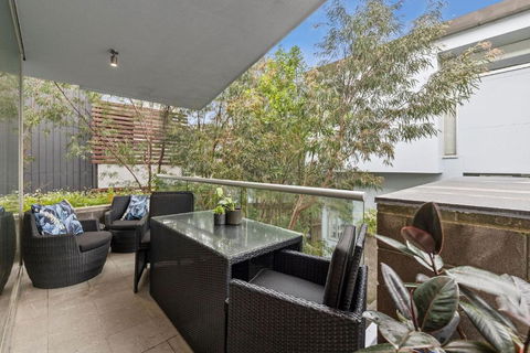 A Touch Of Class - Accommodation Sunshine Coast 0