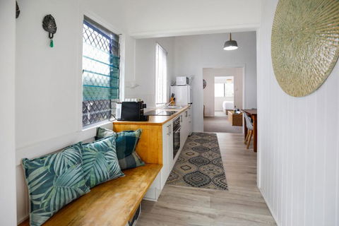 A Touch Of The Bahamas On McKenzie MK3 - Accommodation Sunshine Coast 2