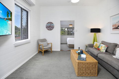 A Touch Of The Bahamas On McKenzie MK3 - Accommodation Sunshine Coast 0