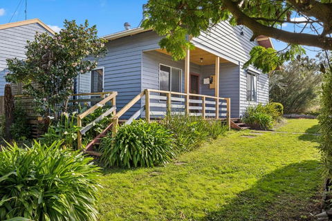 Abbott Abode - Accommodation Sunshine Coast 0