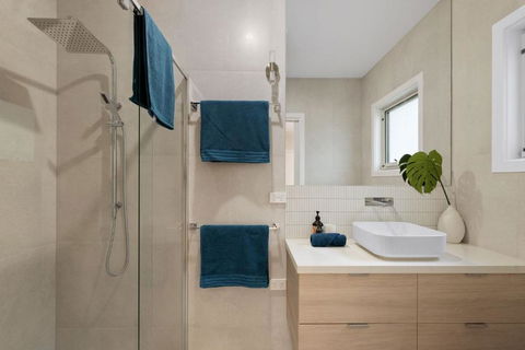 Aberdeen - Accommodation Sunshine Coast 3