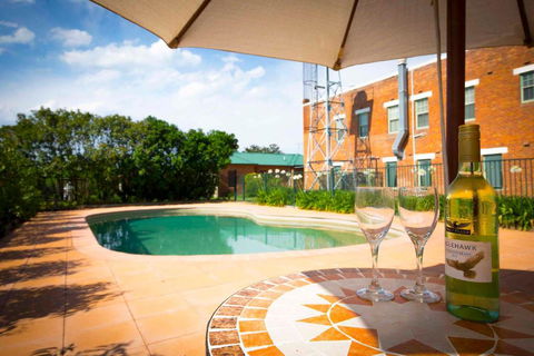 Abernethy House & Cottage - Accommodation Sunshine Coast 3