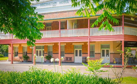 Abernethy House & Cottage - Accommodation Sunshine Coast 0