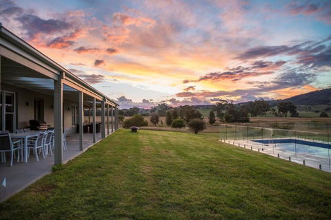 Abingdon House - Mudgee Retreat - Accommodation Sunshine Coast 0