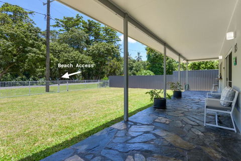 Absolute Beachfront Family Home - Cooya - Accommodation Sunshine Coast 2