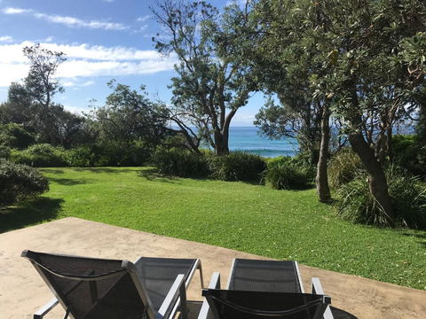 Absolute Beachfront Mollymook - Accommodation Sunshine Coast 2