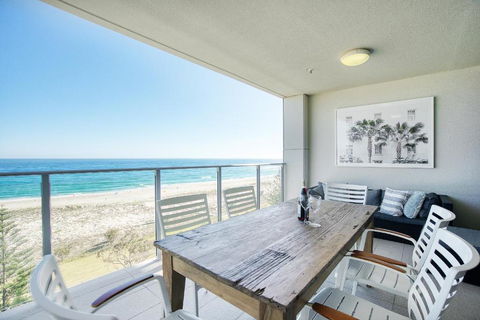 Absolute Kirra By EcoTime - Accommodation Sunshine Coast 0