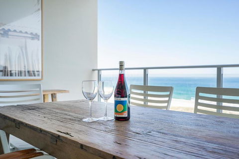 Absolute Kirra By EcoTime - Accommodation Sunshine Coast 3