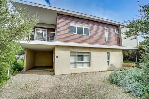 Absolute Luxury Beachfront - Middleton - BYO Linen - Accommodation Sunshine Coast 1