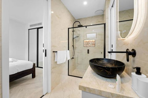 Absolutely Stunning Newly Built Burwood Townhouse - Accommodation Sunshine Coast 4