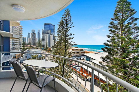 Acapulco Luxury 2 Bedroom Apartment - CoastHM - Accommodation Sunshine Coast 0