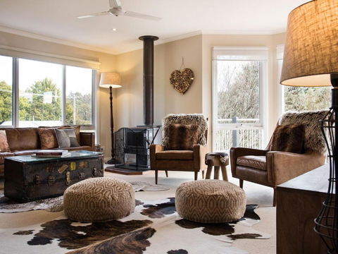 Accolade - Accommodation Sunshine Coast 0