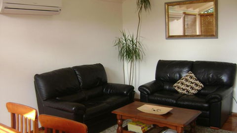 Accommodation Sydney North - Forestville 4 Bedroom 2 Bathroom Pet Friendly House - Accommodation Sunshine Coast 4