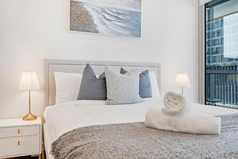 Accor Stadium Luxury - 3 Bed 2 Baths, Sleeps 6, Pool, Parking If Available- NO PARTIES - Accommodation Sunshine Coast 3