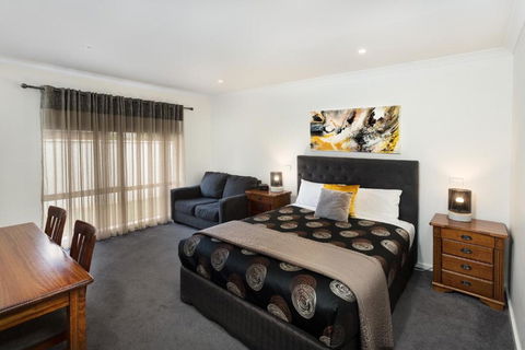 Addison Motor Inn - Accommodation Sunshine Coast 1
