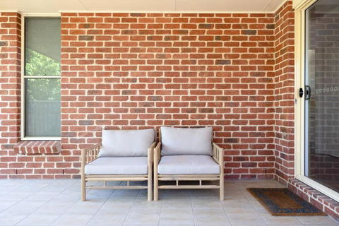 Adorable 1-bedroom Kuzman Guesthouse - Accommodation Sunshine Coast 2