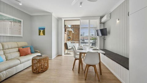 Affordable, Pool, Spa, Beach, Sleeps 5 - Accommodation Sunshine Coast 1