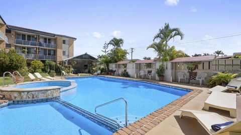 Affordable, Pool, Spa, Beach, Sleeps 5 - Accommodation Sunshine Coast 0