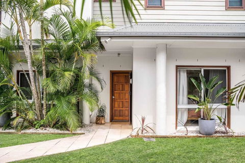 A Perfect Stay - Baby Blue - Accommodation Sunshine Coast 0