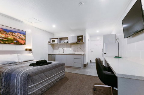Aaron Motel - Accommodation Sunshine Coast 0