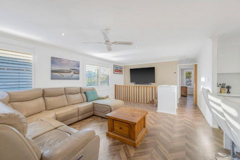 Absolute Waterfront - Accommodation Sunshine Coast 2