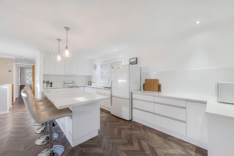 Absolute Waterfront - Accommodation Sunshine Coast 4