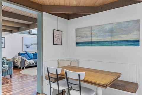 A Sand And Sea Retreat - 150m From Beach, Pet Friendly - Accommodation Sunshine Coast 4