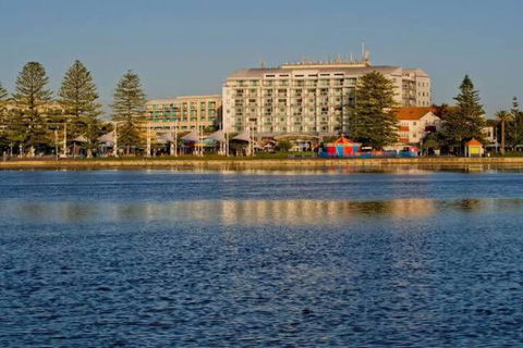 A-The Entrance Private Water Front 1 Bedroom Appartment At The Oaks - Accommodation Sunshine Coast 1