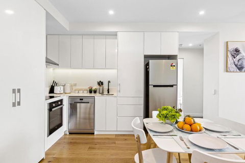 Ambrosia - East End Hillside Haven - Accommodation Sunshine Coast 3