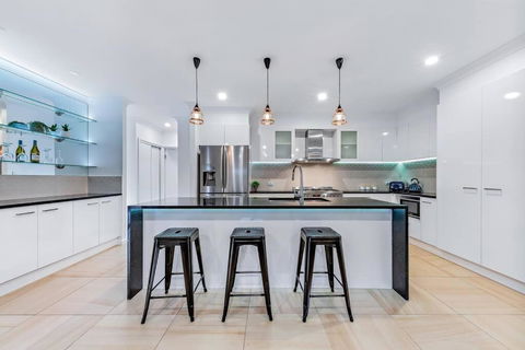 Airlie Beach Home - Accommodation Sunshine Coast 0