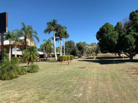Albert Park Motor Inn-KING BEDS-POOL-SHADED PARKING - Accommodation Sunshine Coast 4