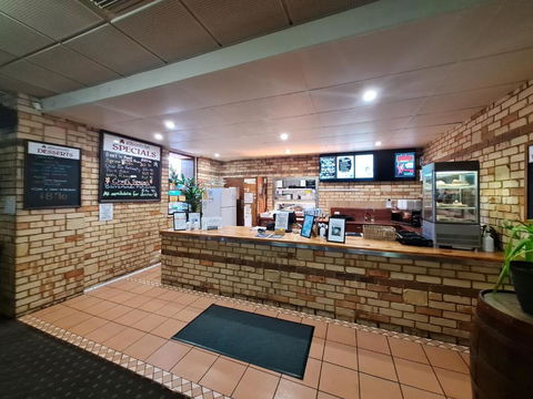 Albion Hotel - Accommodation Sunshine Coast 4