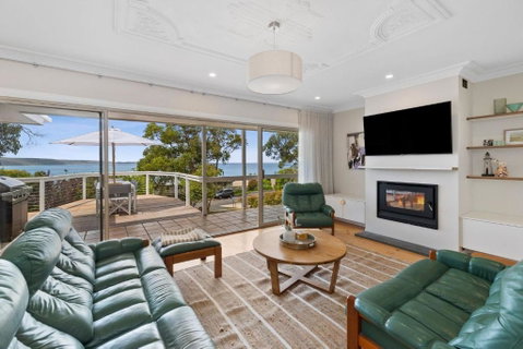 Albys At Lorne - Accommodation Sunshine Coast 1