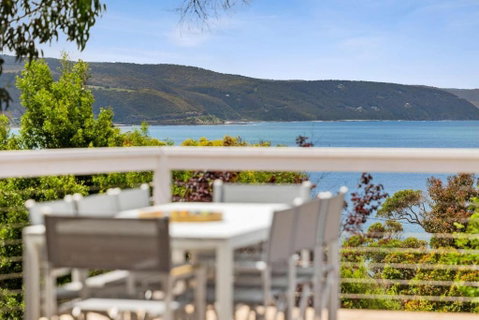 Albys At Lorne - Accommodation Sunshine Coast 0