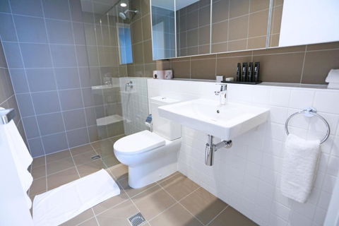 Alex Perry Hotel & Apartments - Accommodation Sunshine Coast 4