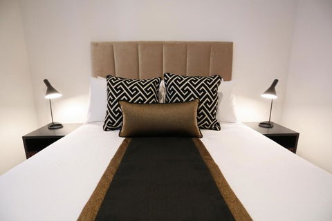 Alex Perry Hotel & Apartments - Accommodation Sunshine Coast 1