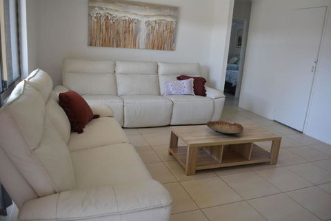 Alice Street 1, Unit 1, Currimundi - Accommodation Sunshine Coast 1