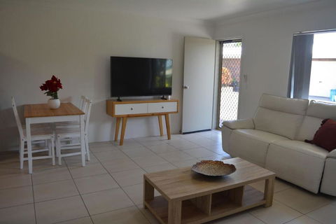 Alice Street 1, Unit 1, Currimundi - Accommodation Sunshine Coast 2