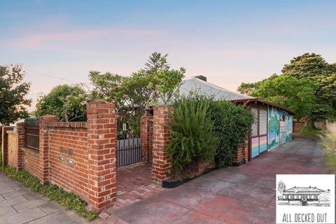 All Decked Out, Fremantle - Accommodation Sunshine Coast 3
