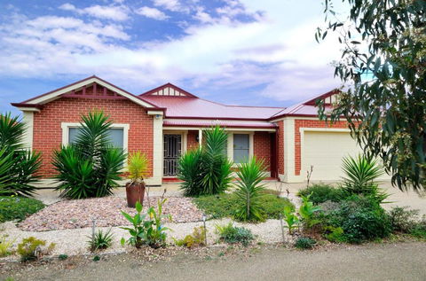 All Seasons Port Elliot Holiday House - Accommodation Sunshine Coast 0