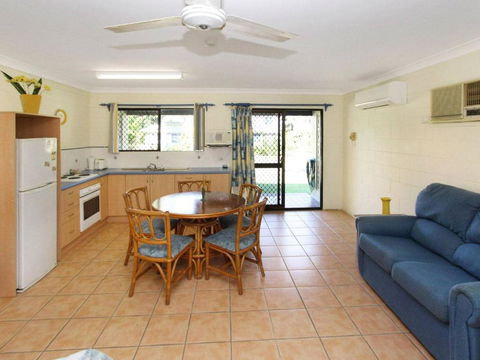 Alma Bay Holiday Unit 1 - Accommodation Sunshine Coast 3
